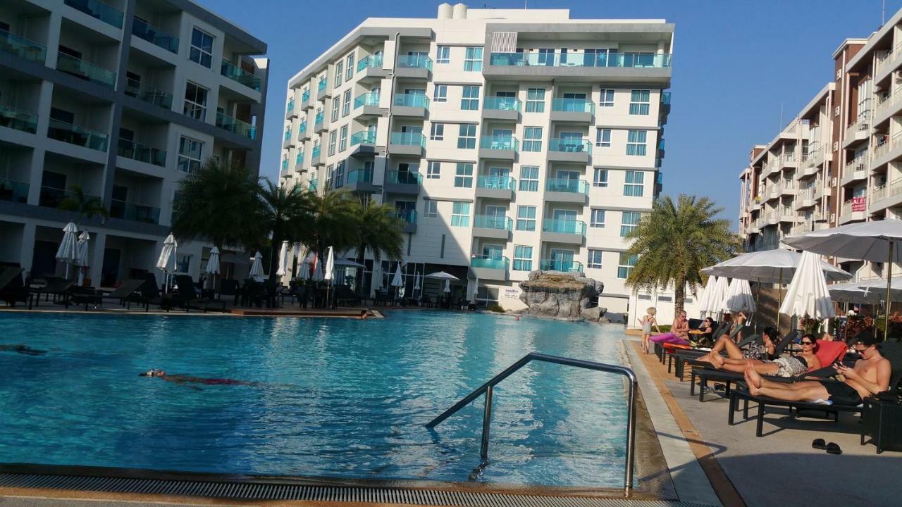 GrandBlue Condominium By Dirk Mae Phim Exterior foto